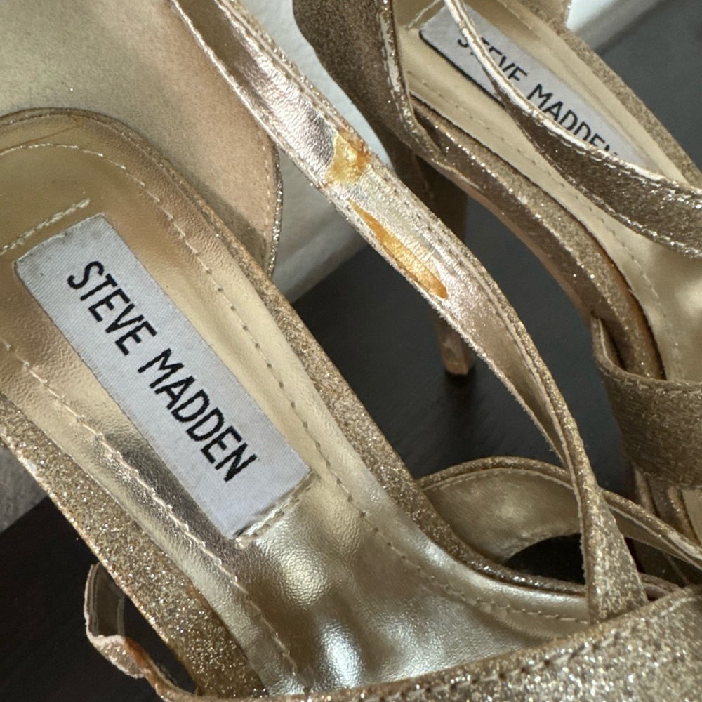 Steve Madden Gold heels size 6.5 - Picture 7 of 7